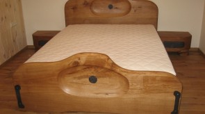 27. Bed. Oak. 200 x 160.